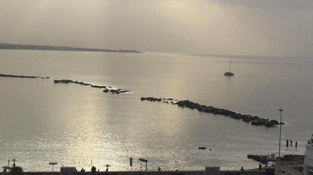Apartamento La Mia Terrazza Sul Mare - Mared'Amare Bari Exterior foto
